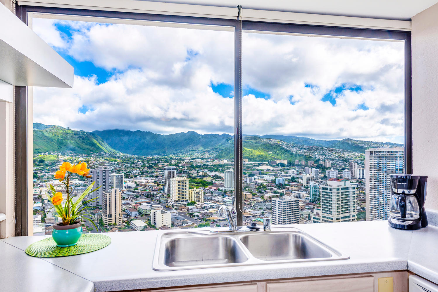 Penthouse104 Waikiki Hawaiian-large-006-Kitchen Sink-1499x1000-72dpi